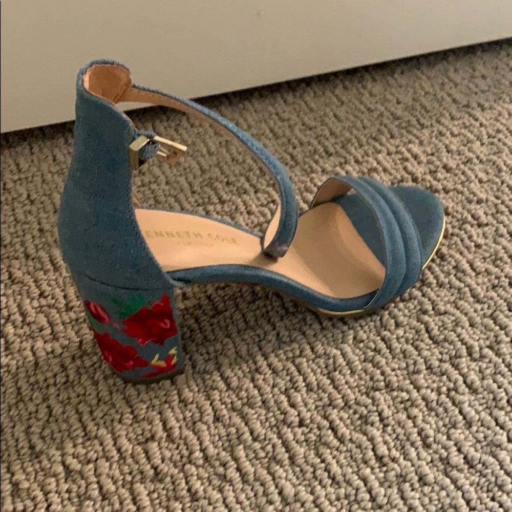 Kenneth Cole Sandals